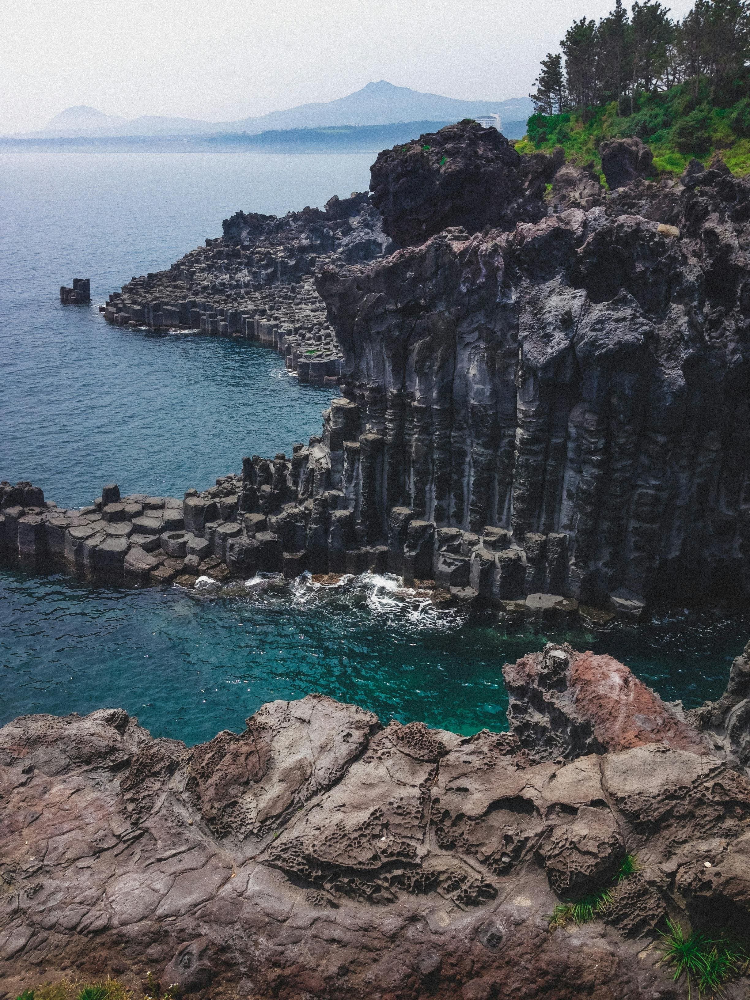 Falaises Volcaniques Seogwipo Jusangjeolli - Guide et inspirations de voyage à Jeju - Les Routes de Corée
